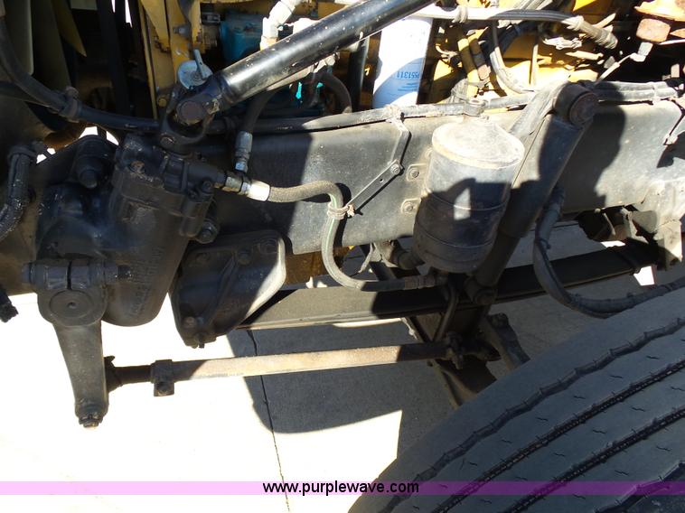 image for item K1263 1999 Western Star 5964SS semi truck