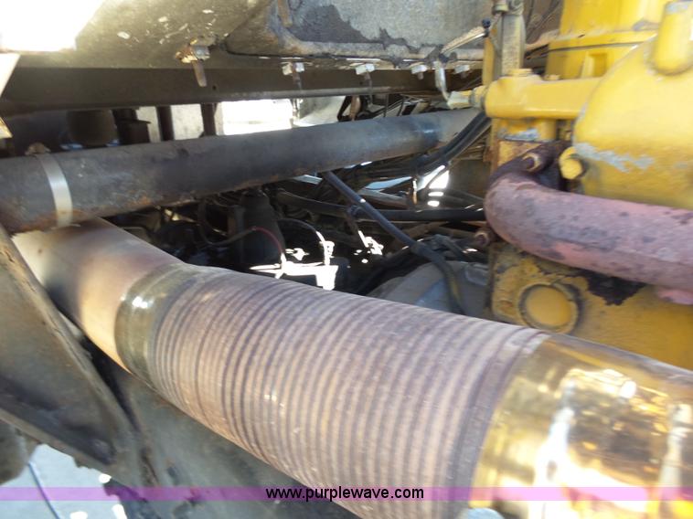 image for item K1263 1999 Western Star 5964SS semi truck