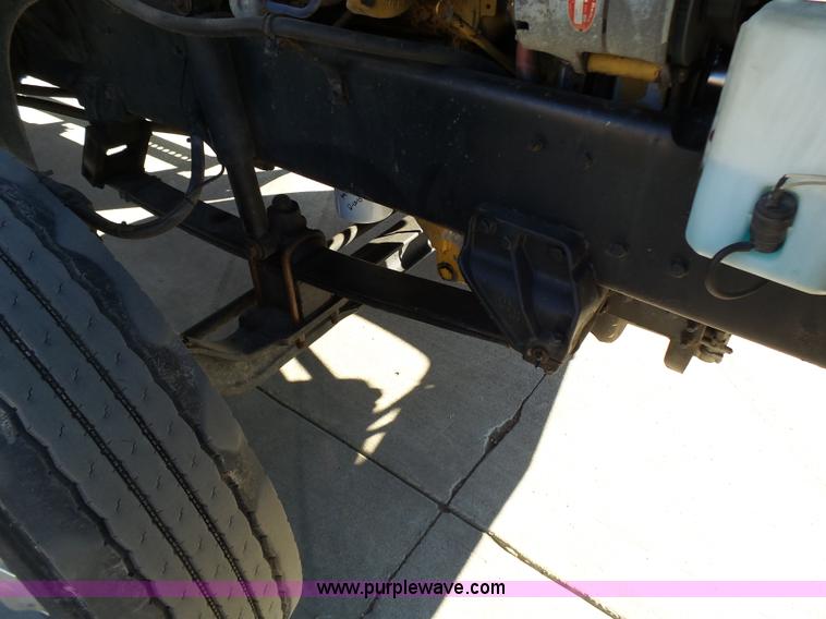 image for item K1263 1999 Western Star 5964SS semi truck