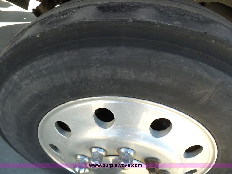 image for item K1263 1999 Western Star 5964SS semi truck