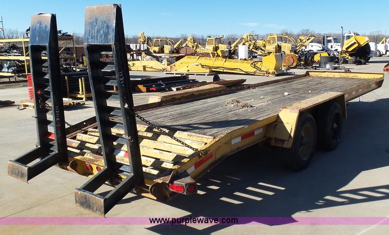 image for item K1268 2000 Redi Haul Fairmont equipment trailer