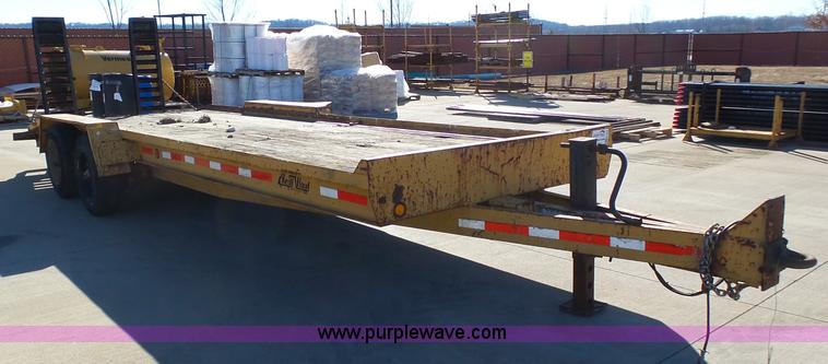 image for item K1268 2000 Redi Haul Fairmont equipment trailer