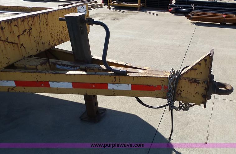 image for item K1268 2000 Redi Haul Fairmont equipment trailer