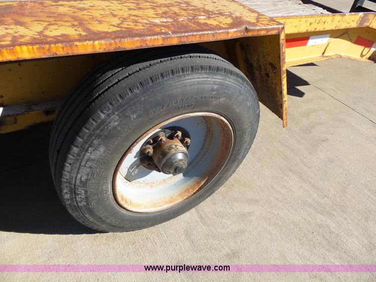 image for item K1268 2000 Redi Haul Fairmont equipment trailer