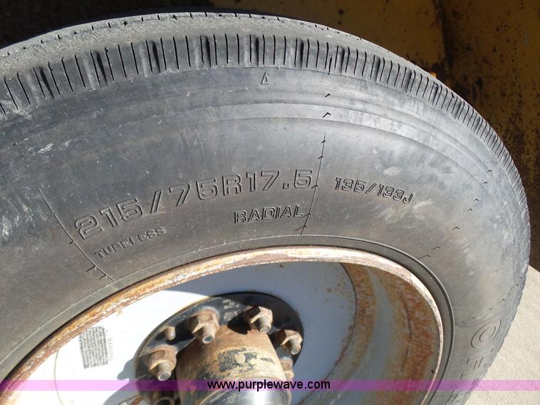 image for item K1268 2000 Redi Haul Fairmont equipment trailer