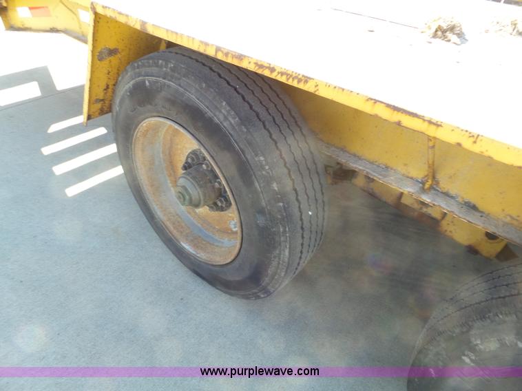 image for item K1268 2000 Redi Haul Fairmont equipment trailer