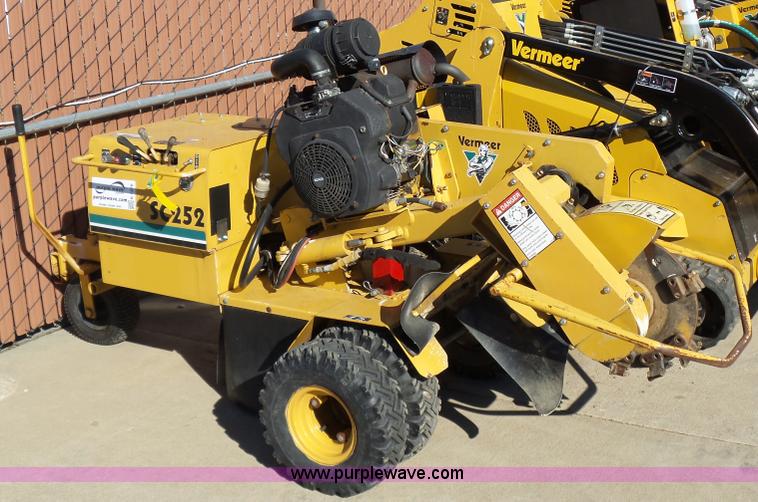 image for item K1276 Vermeer SC252 stump grinder