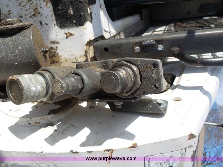 image for item K1281 2007 Bobcat T300 skid steer