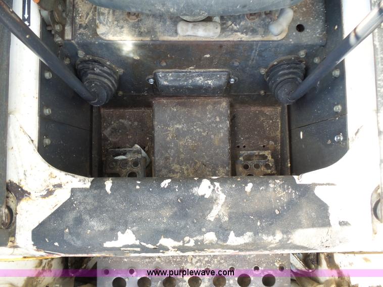 image for item K1281 2007 Bobcat T300 skid steer