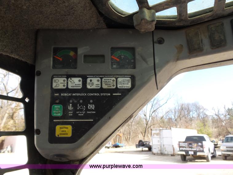 image for item K1281 2007 Bobcat T300 skid steer