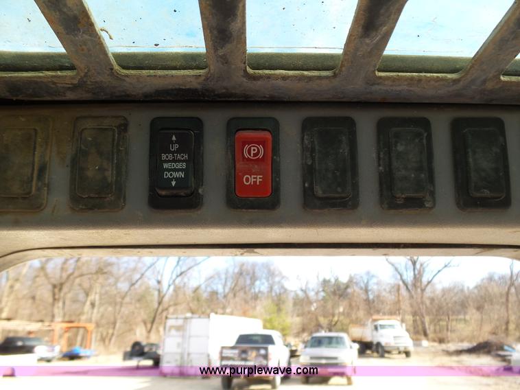 image for item K1281 2007 Bobcat T300 skid steer