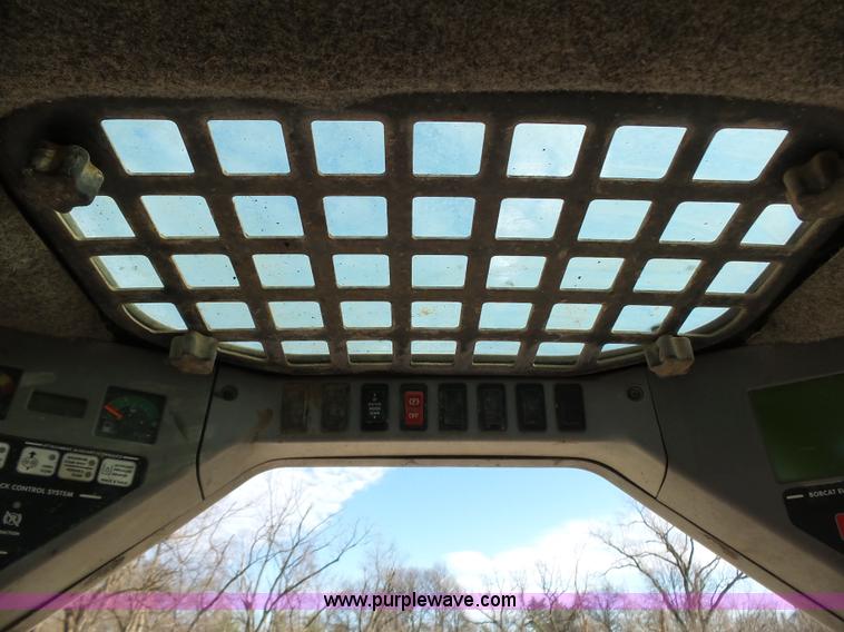 image for item K1281 2007 Bobcat T300 skid steer