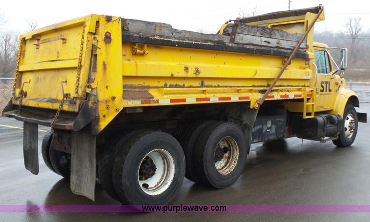 image for item K1283 1999 International 4900 dump truck