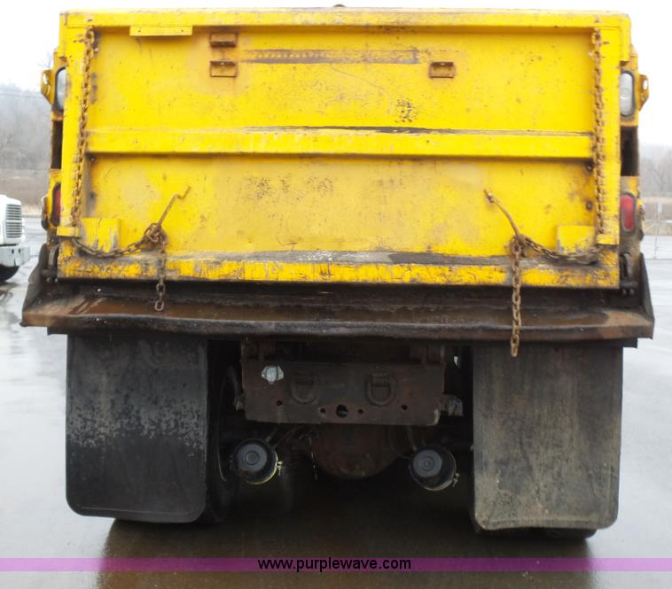 image for item K1283 1999 International 4900 dump truck