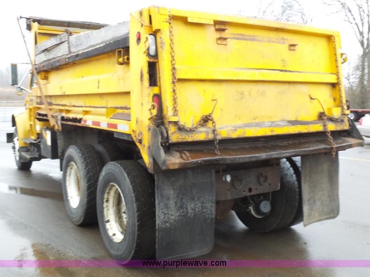 image for item K1283 1999 International 4900 dump truck