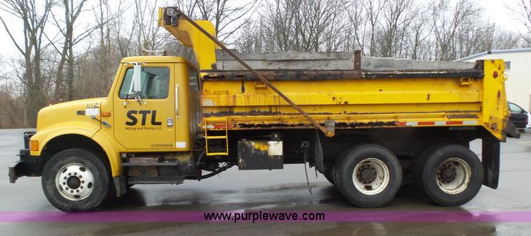 image for item K1283 1999 International 4900 dump truck