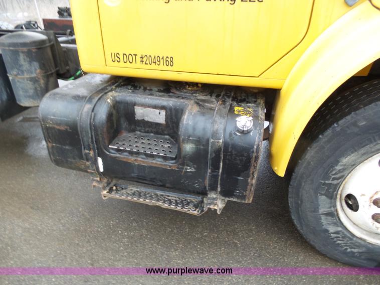 image for item K1283 1999 International 4900 dump truck