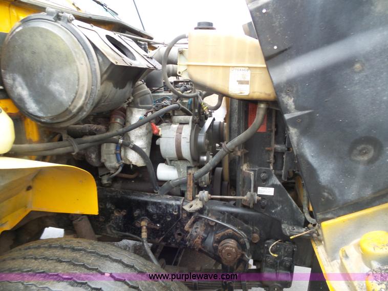 image for item K1283 1999 International 4900 dump truck