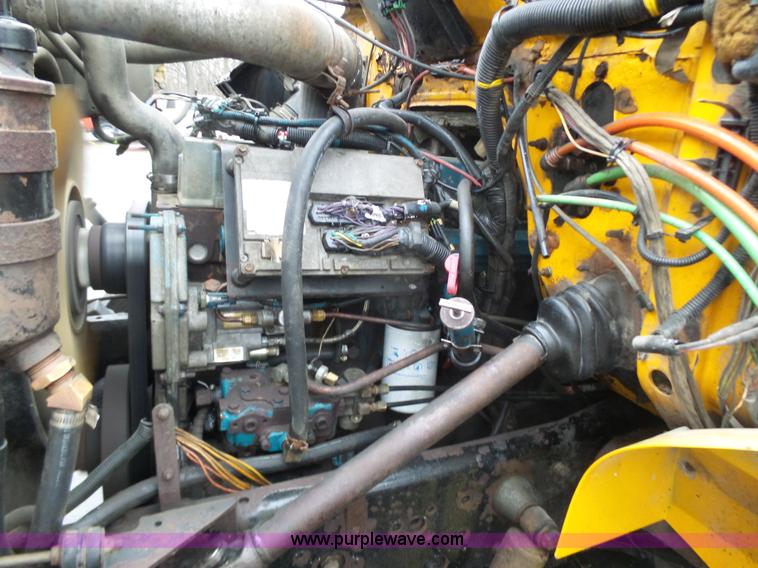 image for item K1283 1999 International 4900 dump truck