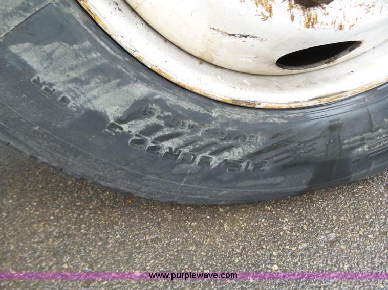 image for item K1283 1999 International 4900 dump truck