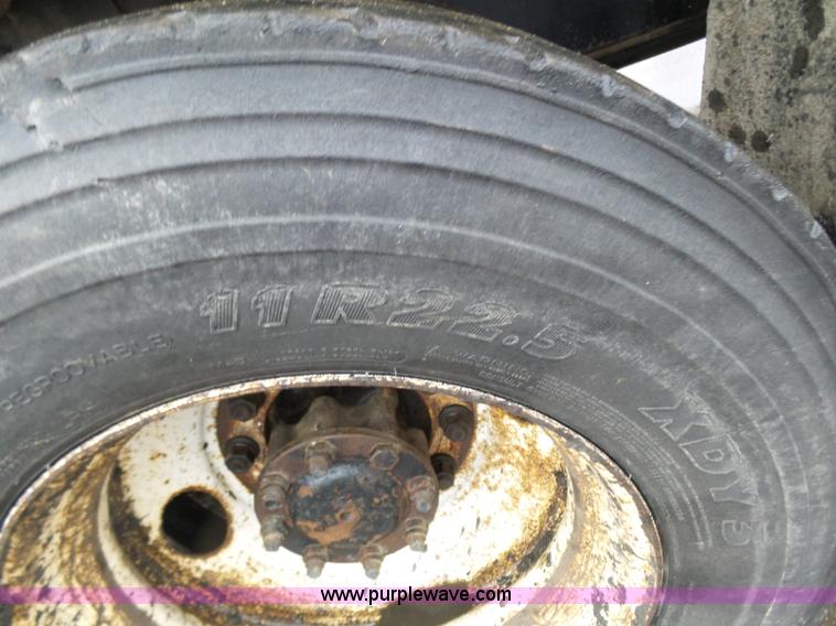 image for item K1283 1999 International 4900 dump truck