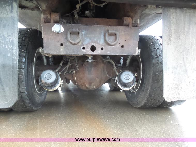 image for item K1283 1999 International 4900 dump truck