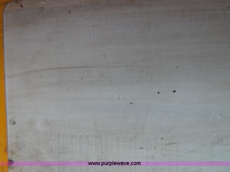 image for item K1283 1999 International 4900 dump truck