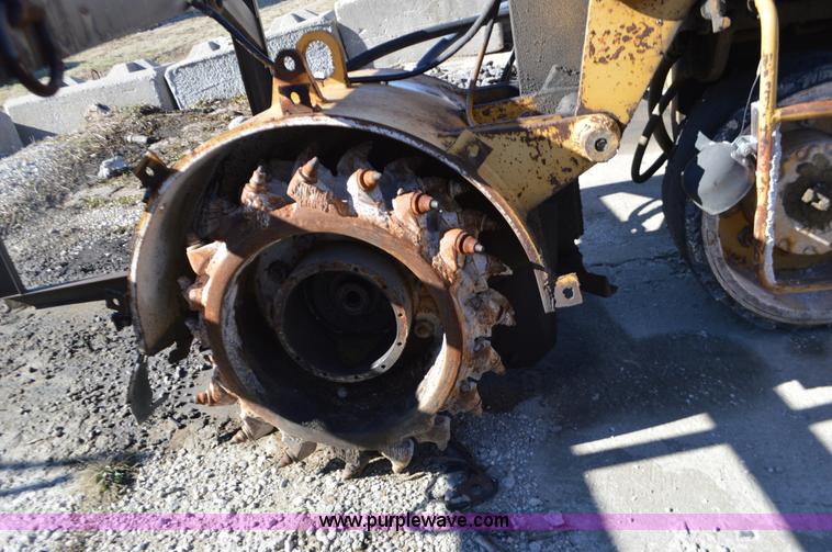 image for item K5454 Caterpillar DR-105 milling machine