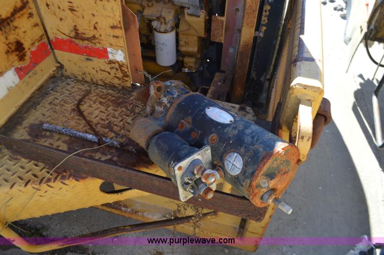 image for item K5454 Caterpillar DR-105 milling machine