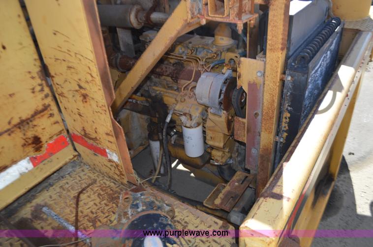 image for item K5454 Caterpillar DR-105 milling machine