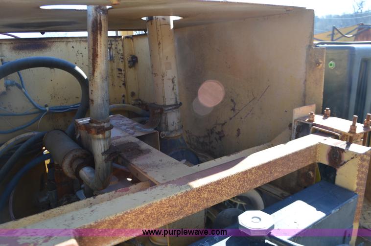 image for item K5454 Caterpillar DR-105 milling machine