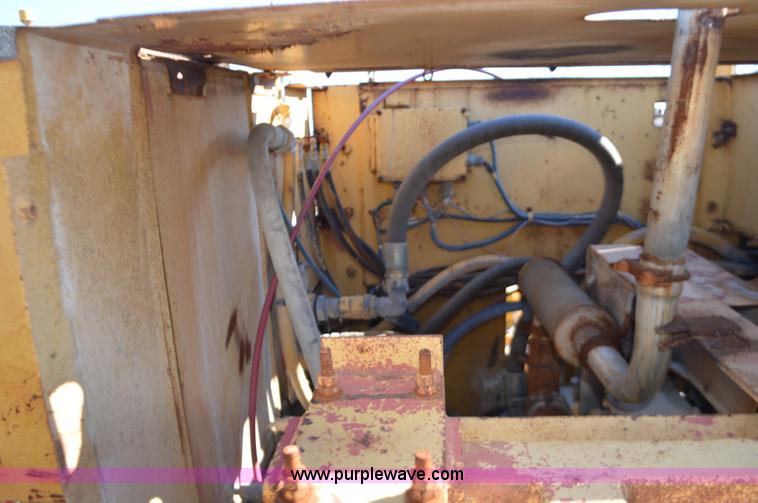 image for item K5454 Caterpillar DR-105 milling machine