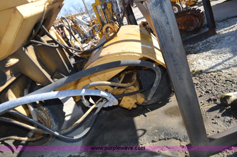 image for item K5454 Caterpillar DR-105 milling machine