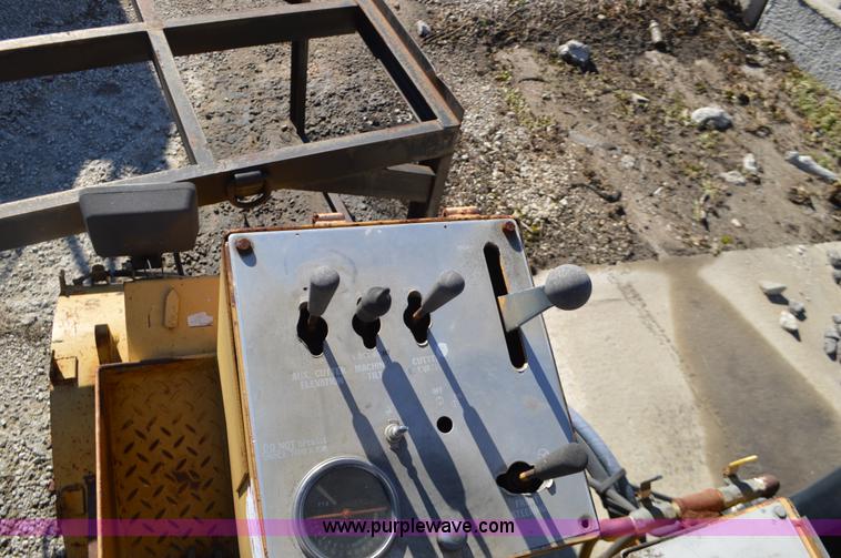 image for item K5454 Caterpillar DR-105 milling machine