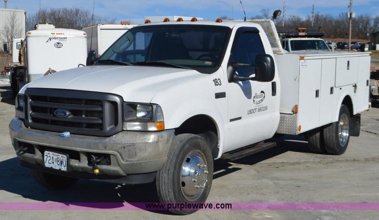 image for item K5456 2003 Ford F550 utility truck