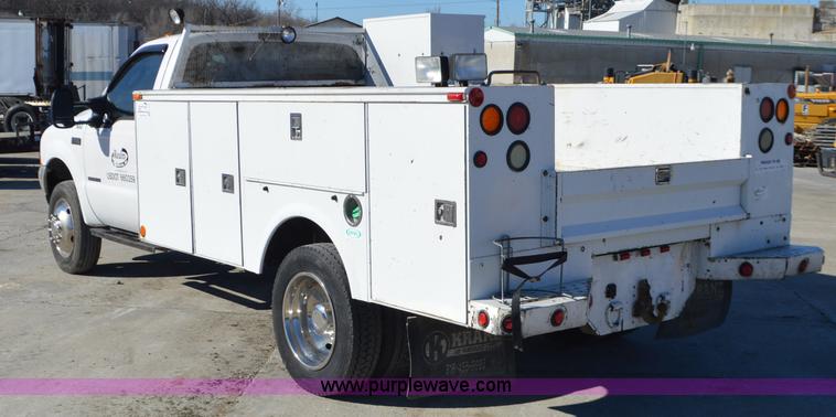 image for item K5456 2003 Ford F550 utility truck