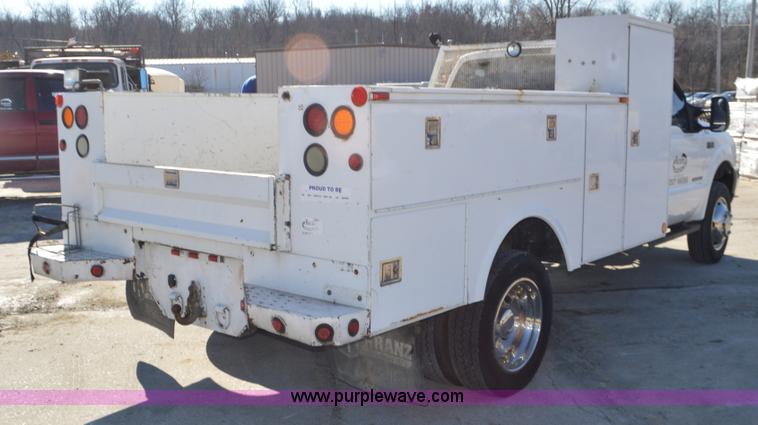 image for item K5456 2003 Ford F550 utility truck