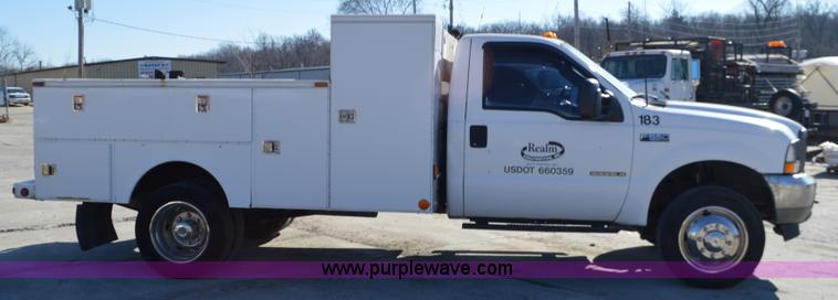 image for item K5456 2003 Ford F550 utility truck