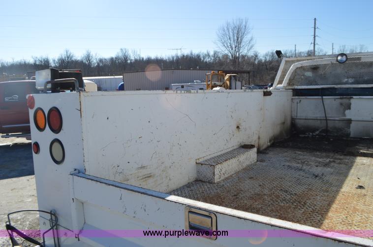 image for item K5456 2003 Ford F550 utility truck