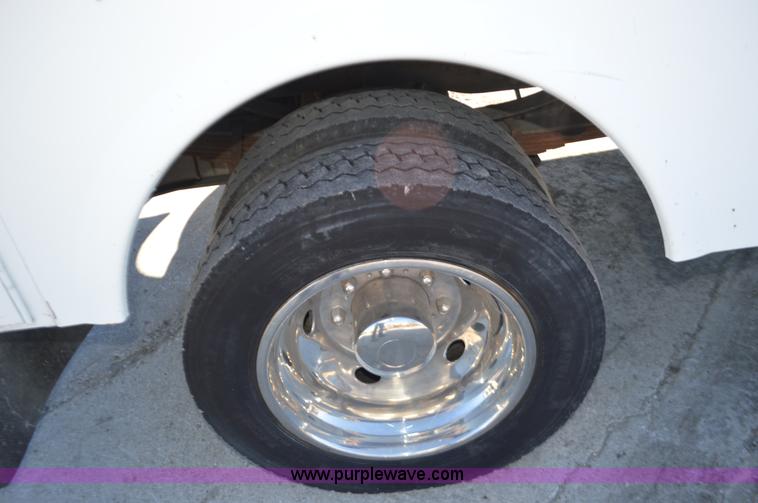 image for item K5456 2003 Ford F550 utility truck