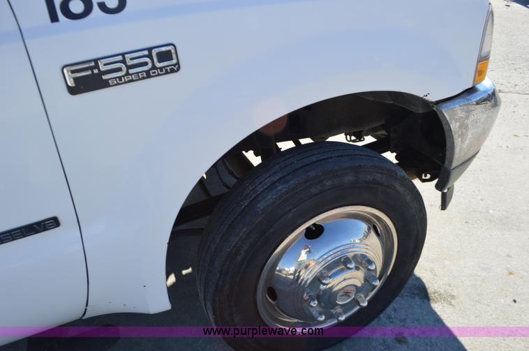 image for item K5456 2003 Ford F550 utility truck