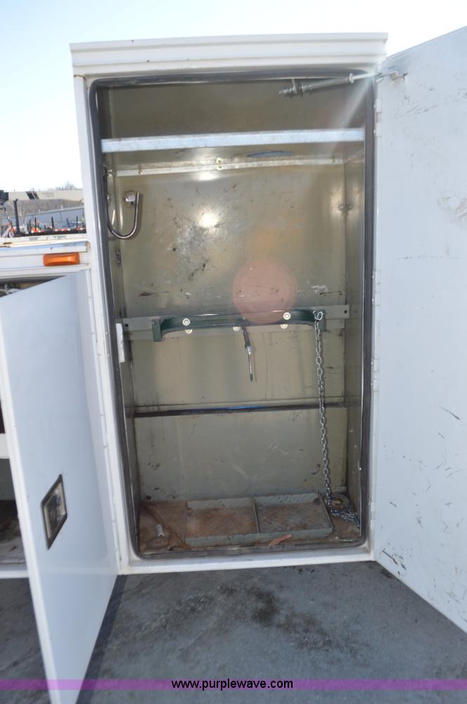 image for item K5456 2003 Ford F550 utility truck