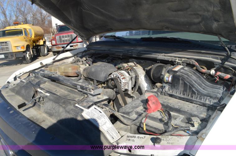 image for item K5456 2003 Ford F550 utility truck