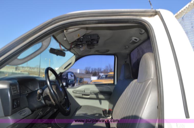 image for item K5456 2003 Ford F550 utility truck