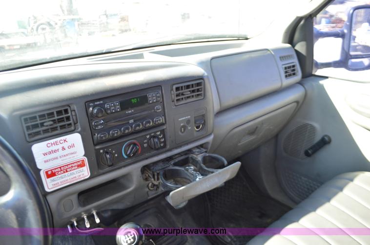 image for item K5456 2003 Ford F550 utility truck