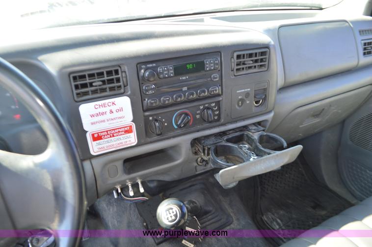 image for item K5456 2003 Ford F550 utility truck