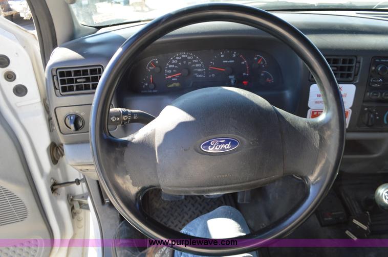 image for item K5456 2003 Ford F550 utility truck