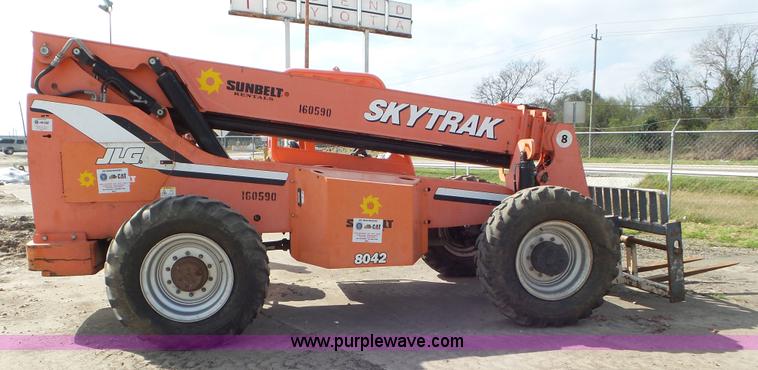 image for item K6964 2007 Sky Trak 8042 telehandler