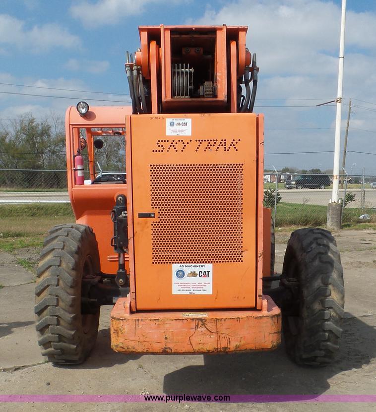 image for item K6964 2007 Sky Trak 8042 telehandler