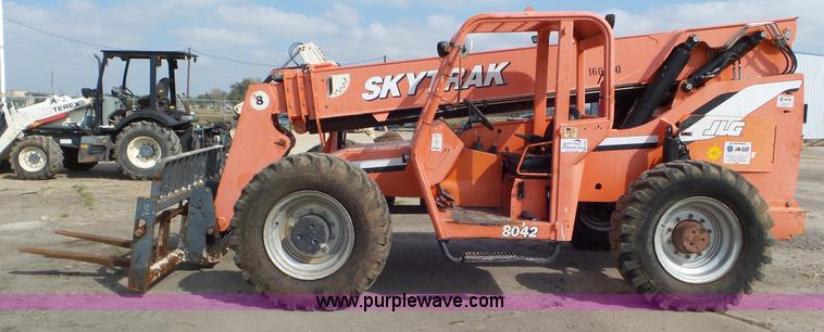 image for item K6964 2007 Sky Trak 8042 telehandler